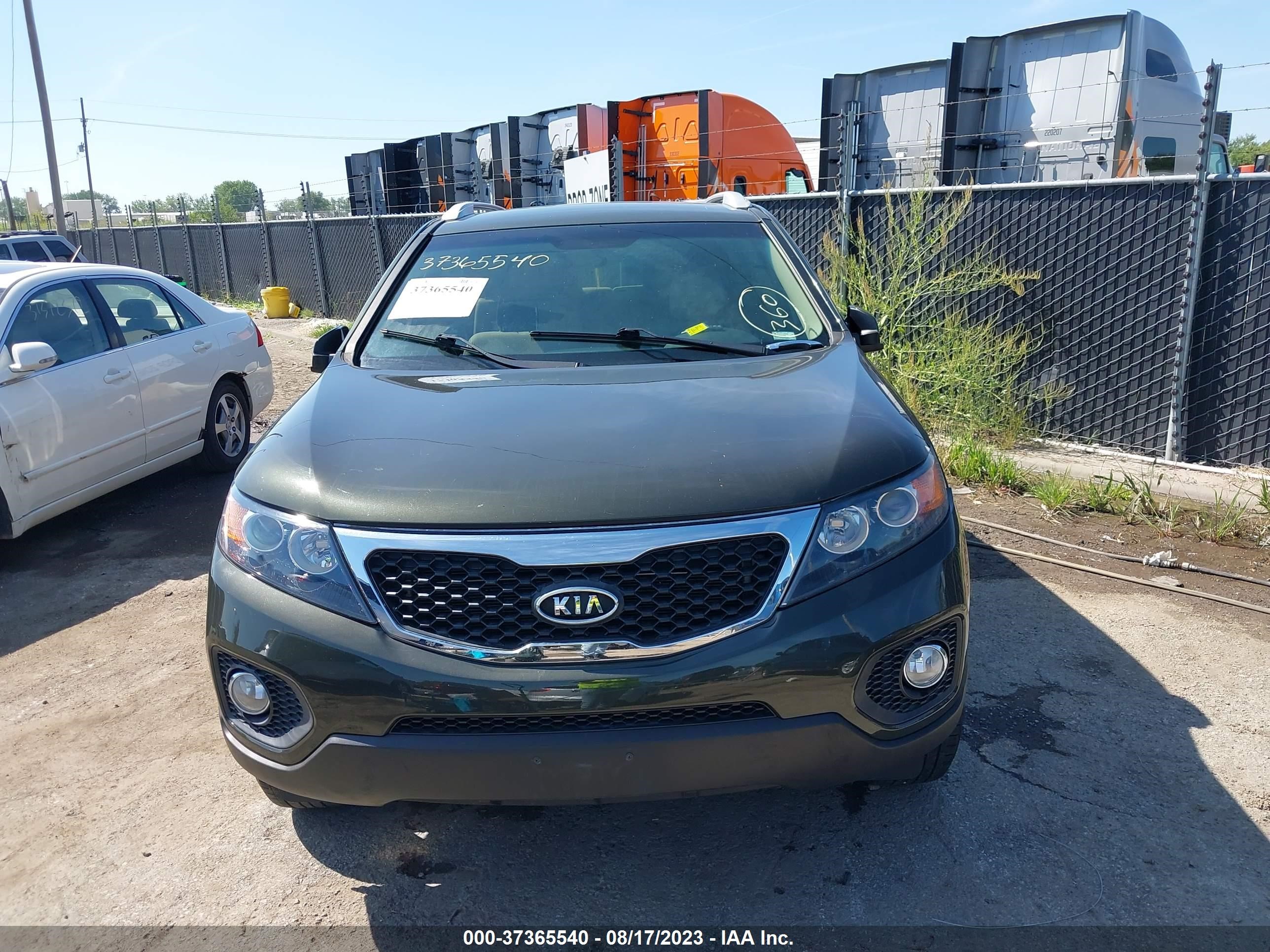 Photo 11 VIN: 5XYKTDA62CG274793 - KIA SORENTO 