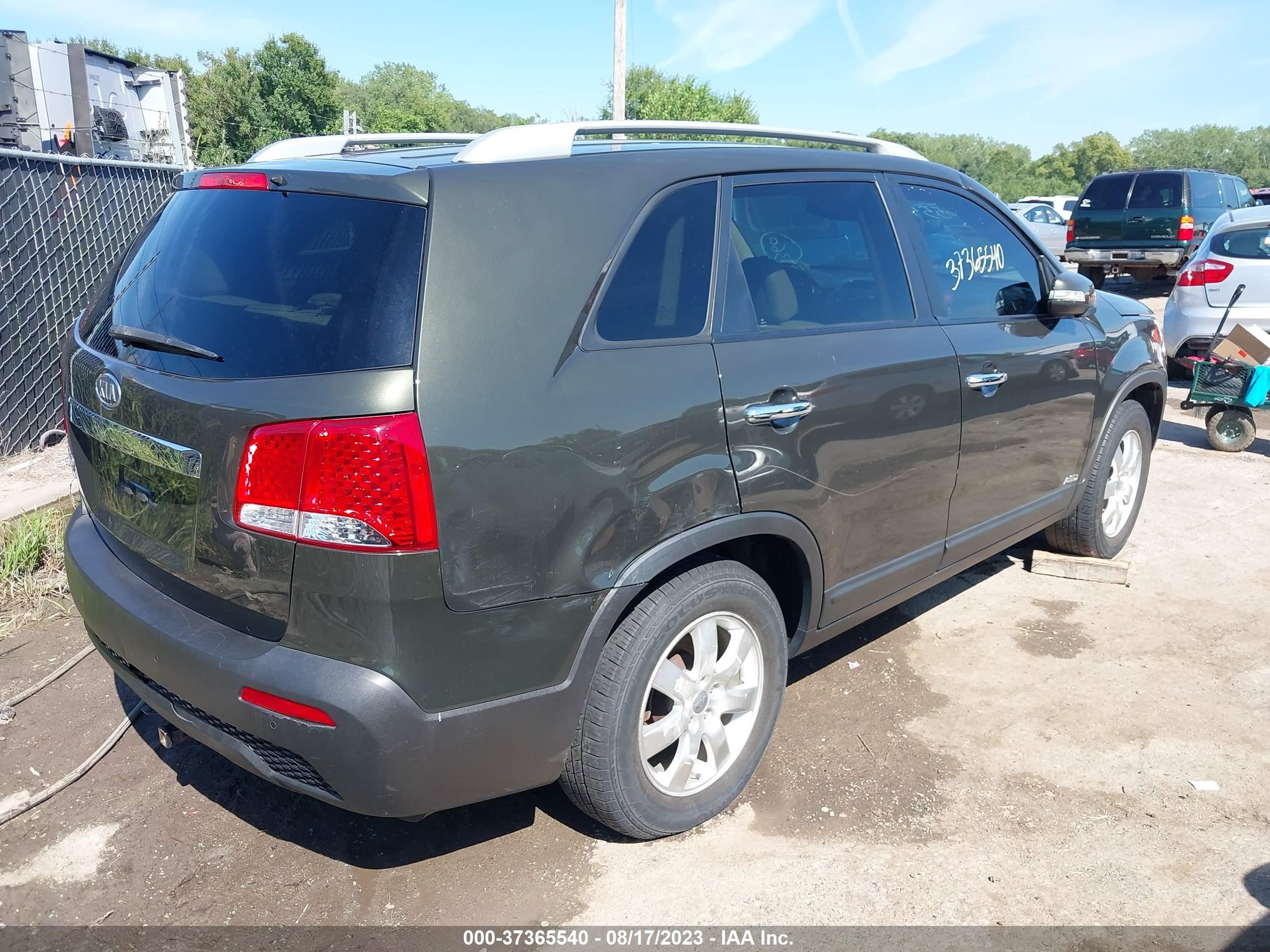 Photo 3 VIN: 5XYKTDA62CG274793 - KIA SORENTO 