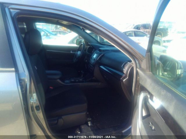 Photo 4 VIN: 5XYKTDA62FG576525 - KIA SORENTO 