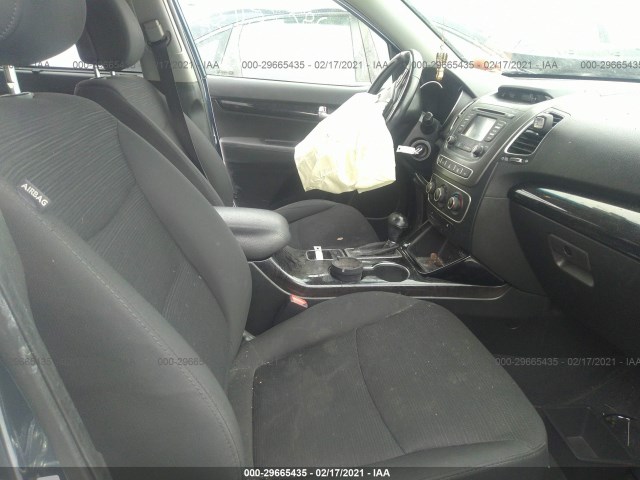 Photo 4 VIN: 5XYKTDA63FG563587 - KIA SORENTO 