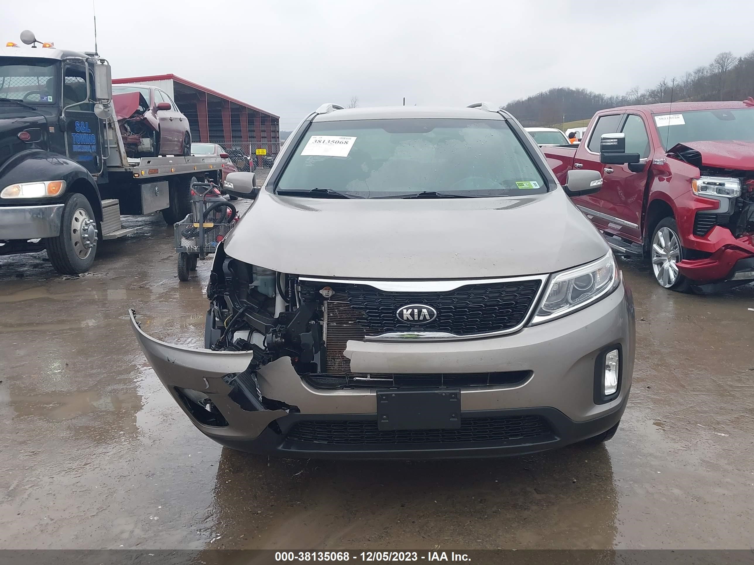 Photo 11 VIN: 5XYKTDA63FG655248 - KIA SORENTO 