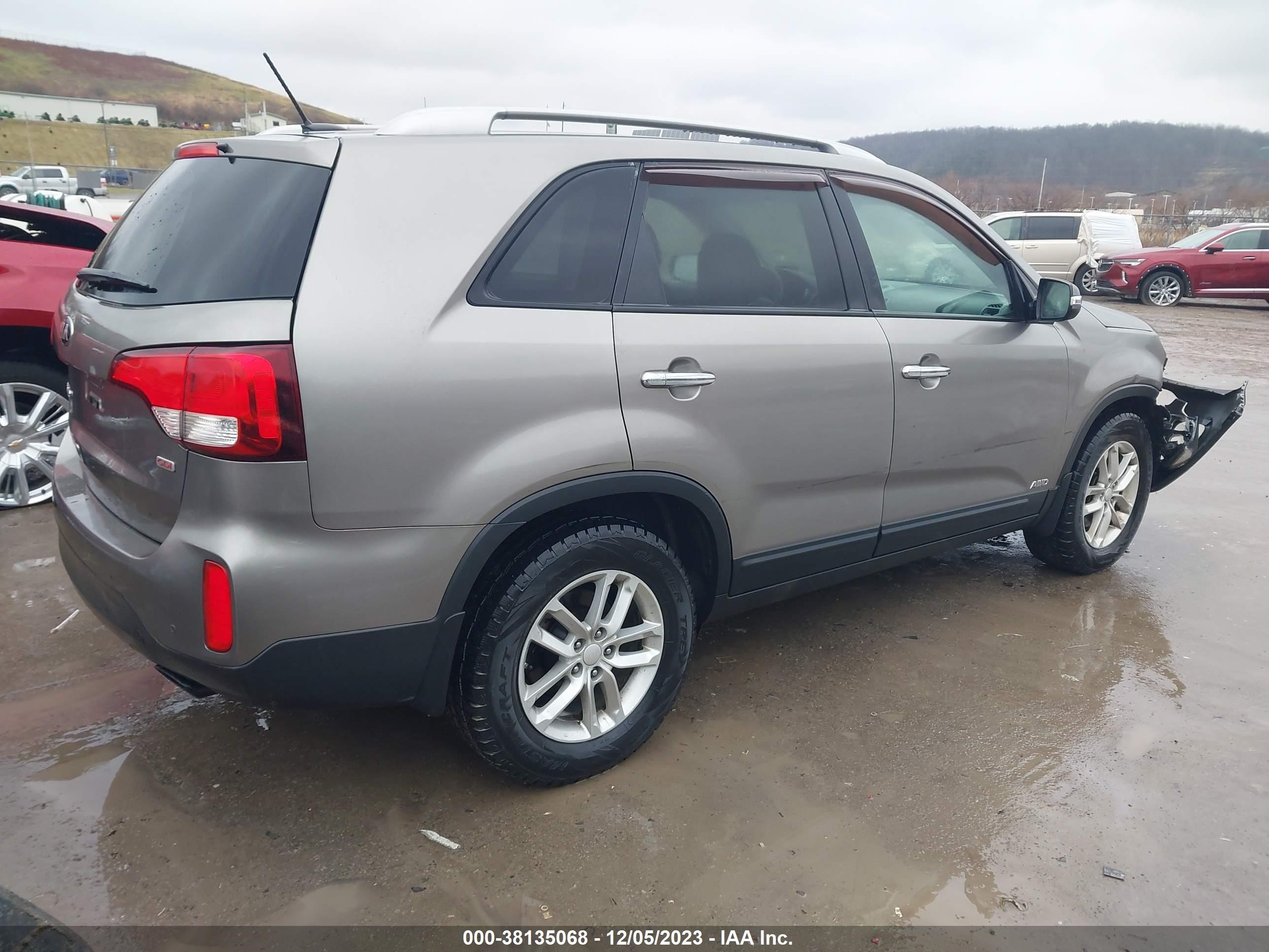 Photo 3 VIN: 5XYKTDA63FG655248 - KIA SORENTO 