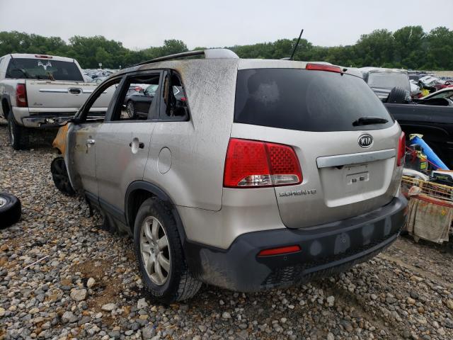 Photo 2 VIN: 5XYKTDA64DG317015 - KIA SORENTO LX 