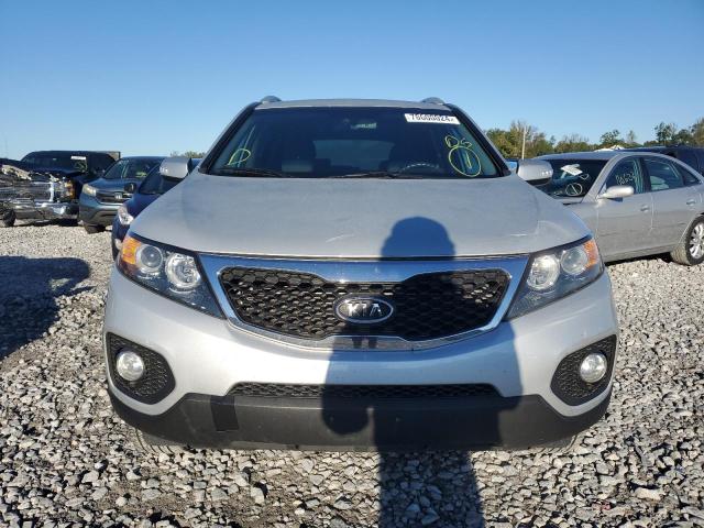 Photo 4 VIN: 5XYKTDA65DG371505 - KIA SORENTO LX 