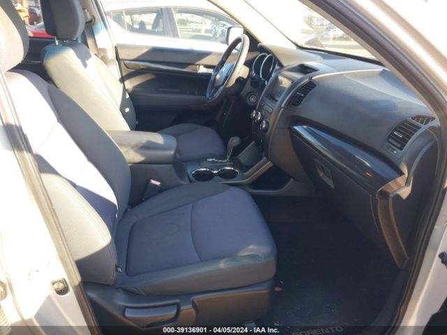 Photo 4 VIN: 5XYKTDA66CG269497 - KIA SORENTO 