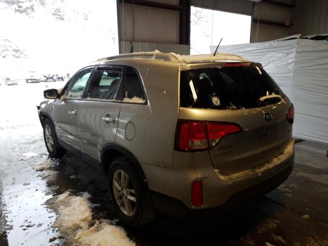 Photo 2 VIN: 5XYKTDA66FG657284 - KIA SORENTO LX 