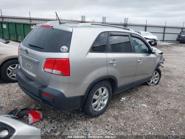 Photo 3 VIN: 5XYKTDA67DG317946 - KIA SORENTO 