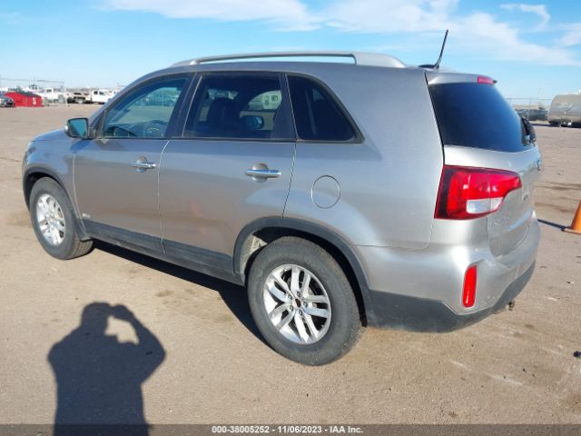 Photo 2 VIN: 5XYKTDA67FG563477 - KIA SORENTO 