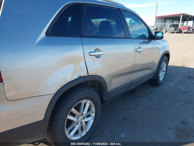 Photo 5 VIN: 5XYKTDA67FG563477 - KIA SORENTO 