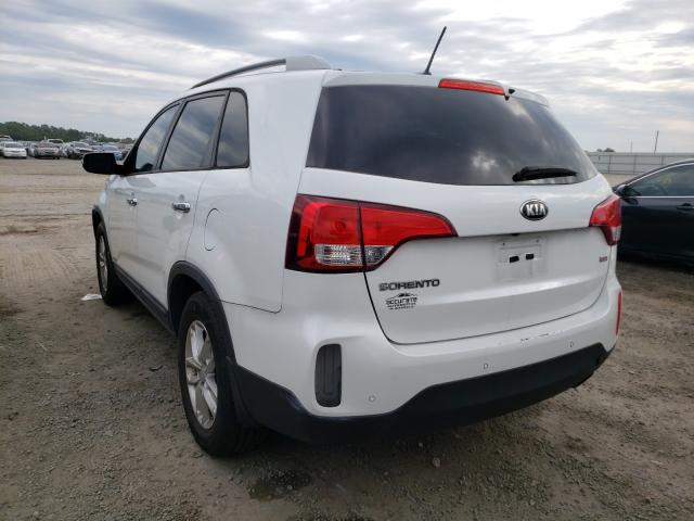 Photo 2 VIN: 5XYKTDA67FG569389 - KIA SORENTO LX 