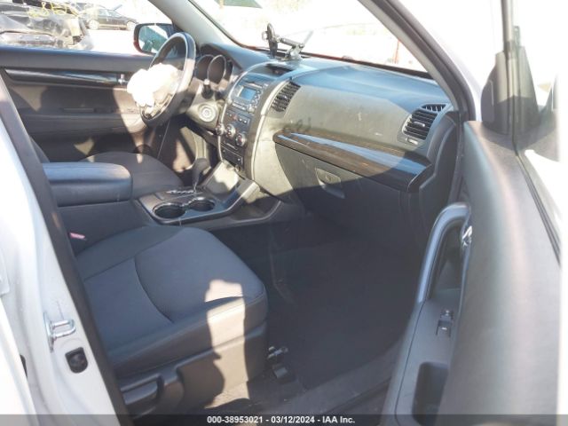 Photo 4 VIN: 5XYKTDA68CG254709 - KIA SORENTO 