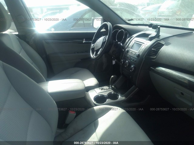 Photo 4 VIN: 5XYKTDA68DG367044 - KIA SORENTO 