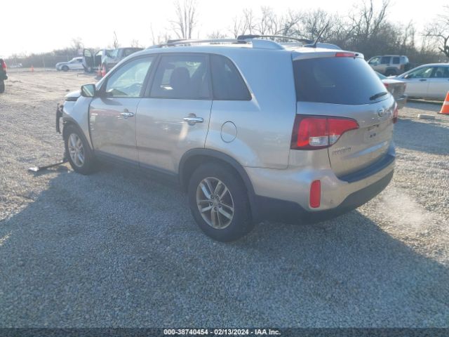 Photo 2 VIN: 5XYKTDA6XFG565336 - KIA SORENTO 