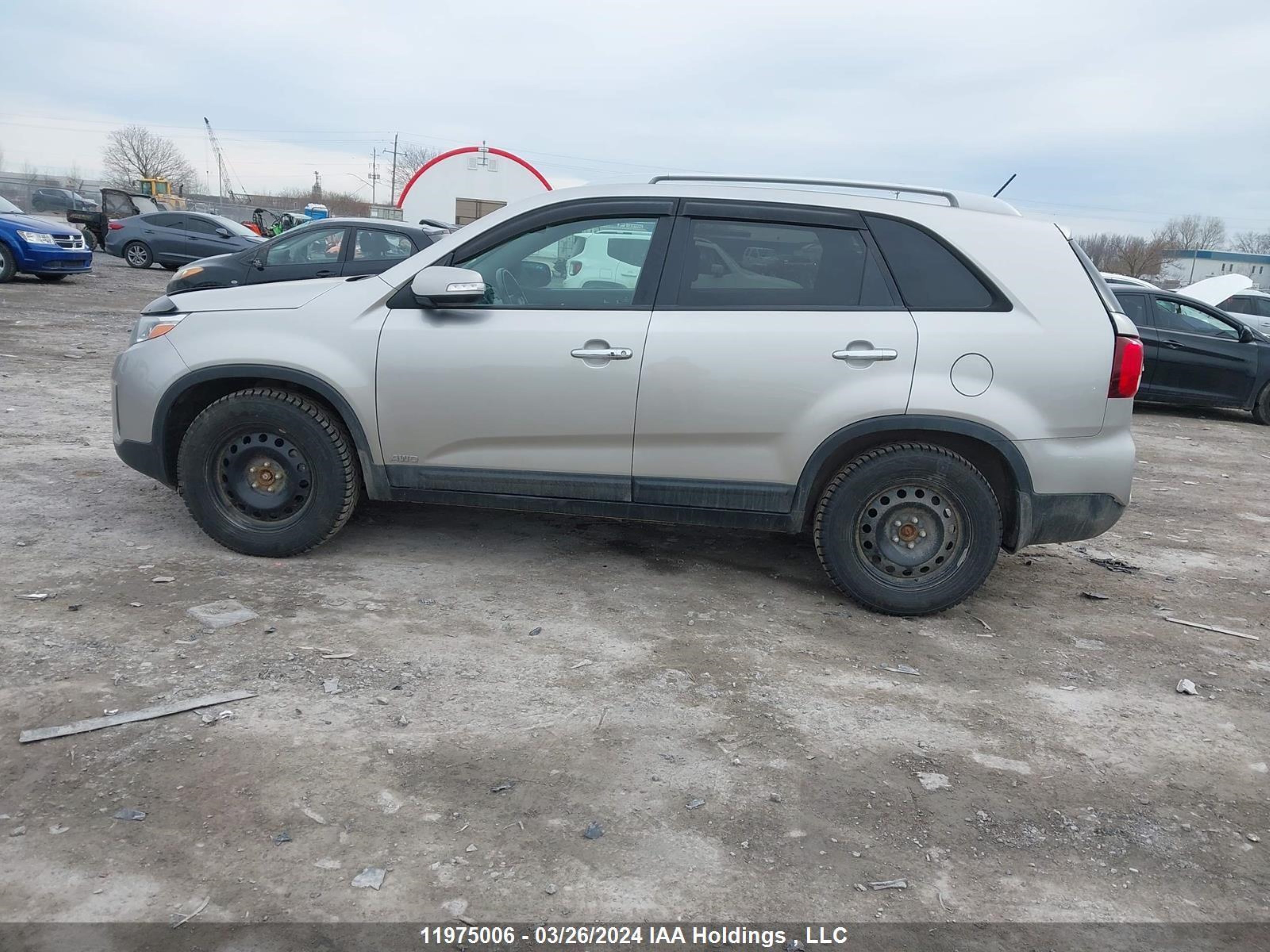 Photo 13 VIN: 5XYKTDA71FG557909 - KIA SORENTO 