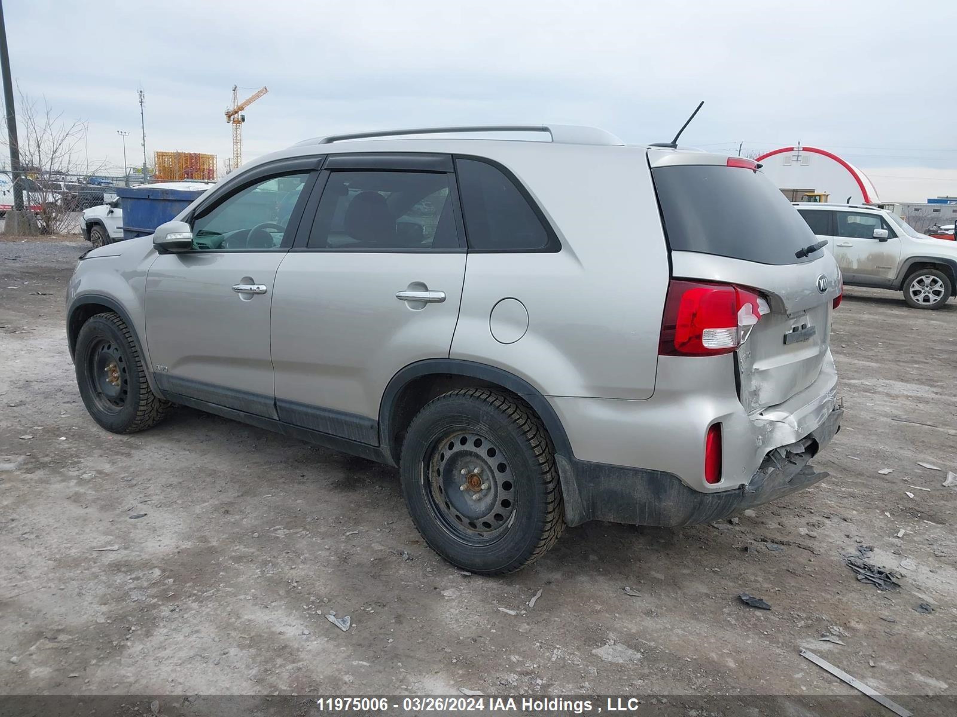 Photo 2 VIN: 5XYKTDA71FG557909 - KIA SORENTO 