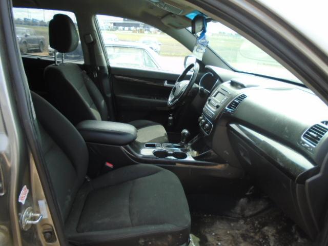 Photo 4 VIN: 5XYKTDA72EG430309 - KIA SORENTO LX 