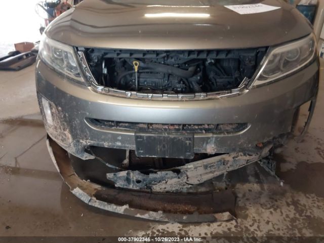 Photo 5 VIN: 5XYKTDA72FG613226 - KIA SORENTO 