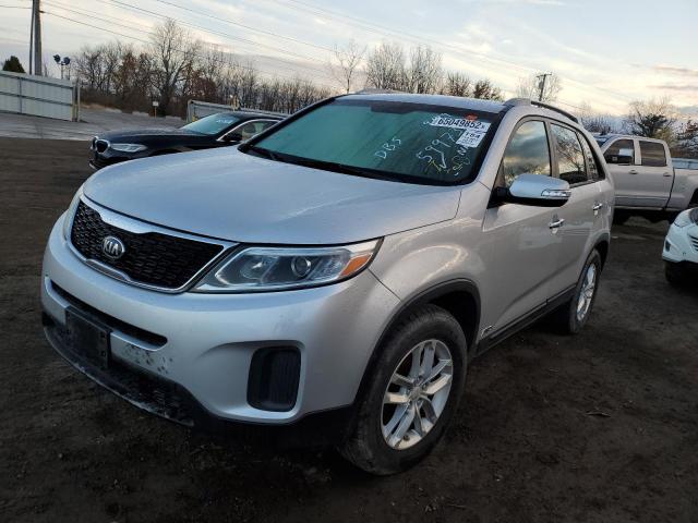 Photo 1 VIN: 5XYKTDA73FG599739 - KIA SORENTO LX 