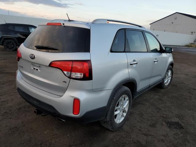 Photo 3 VIN: 5XYKTDA73FG599739 - KIA SORENTO LX 