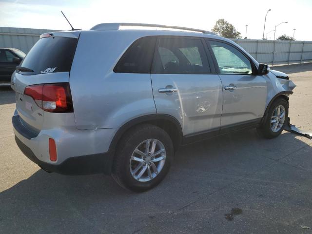 Photo 2 VIN: 5XYKTDA74FG600249 - KIA SORENTO LX 