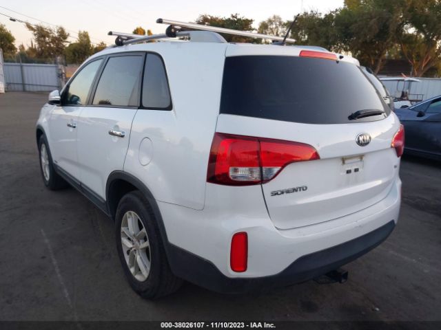 Photo 2 VIN: 5XYKTDA74FG600526 - KIA SORENTO 