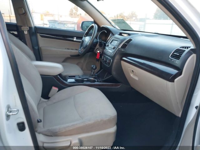 Photo 4 VIN: 5XYKTDA74FG600526 - KIA SORENTO 