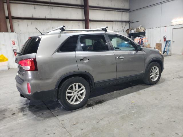 Photo 2 VIN: 5XYKTDA76FG553256 - KIA SORENTO LX 