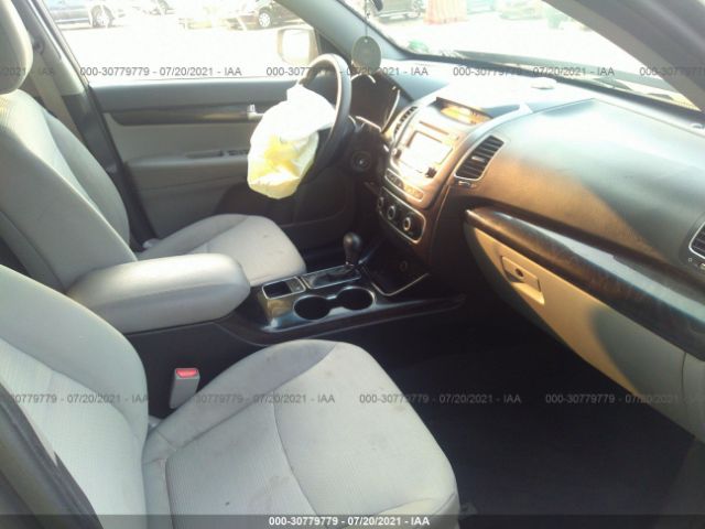 Photo 4 VIN: 5XYKTDA76FG596575 - KIA SORENTO 