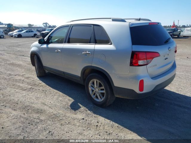 Photo 2 VIN: 5XYKTDA76FG599735 - KIA SORENTO 