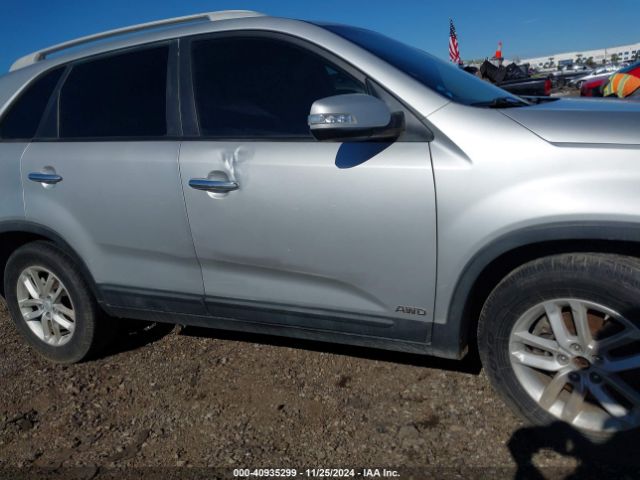 Photo 5 VIN: 5XYKTDA76FG599735 - KIA SORENTO 