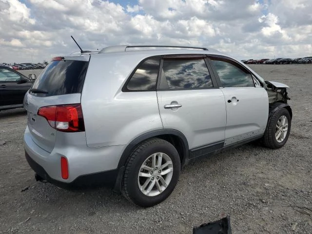 Photo 2 VIN: 5XYKTDA76FG621670 - KIA SORENTO LX 