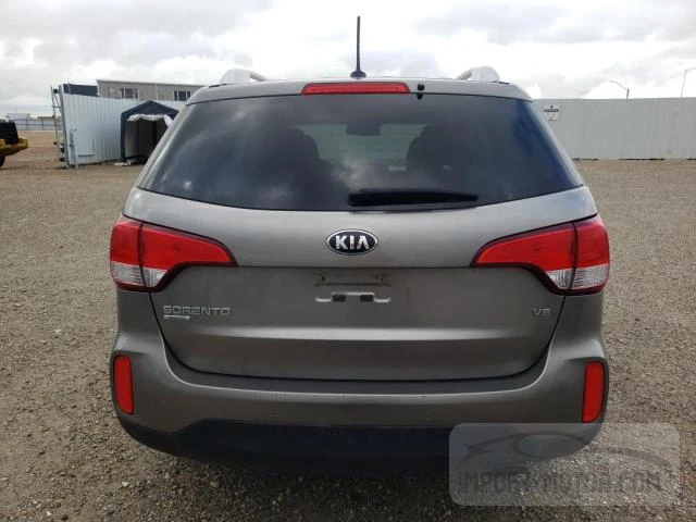 Photo 18 VIN: 5XYKTDA78FG651821 - KIA SORENTO 