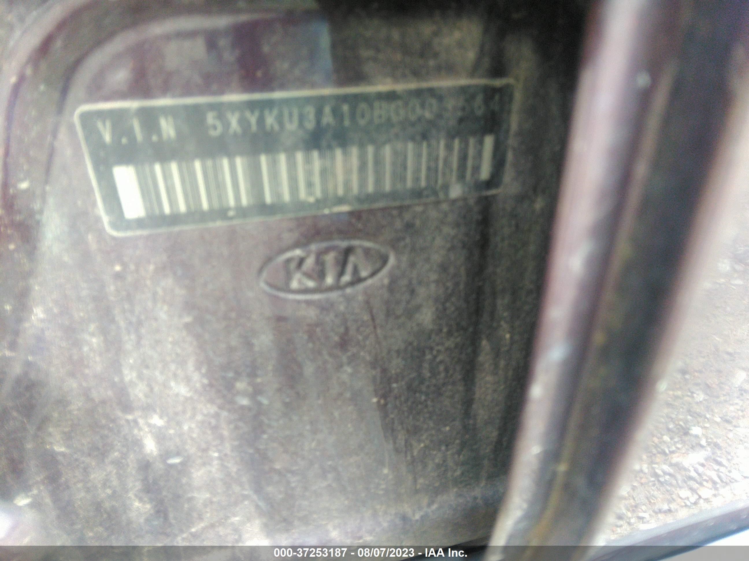 Photo 8 VIN: 5XYKU3A10BG003564 - KIA SORENTO 