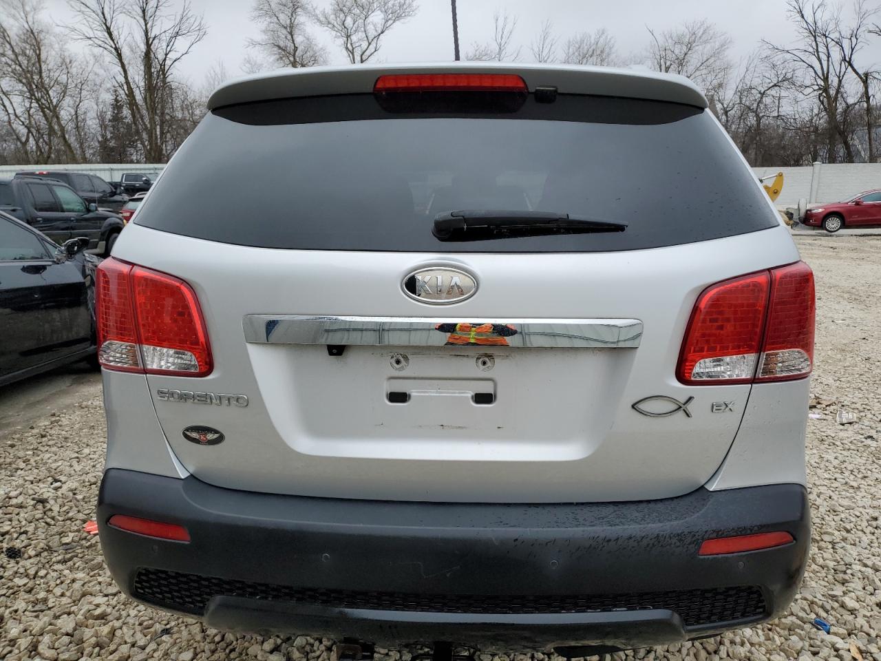 Photo 5 VIN: 5XYKU3A11BG029882 - KIA SORENTO 