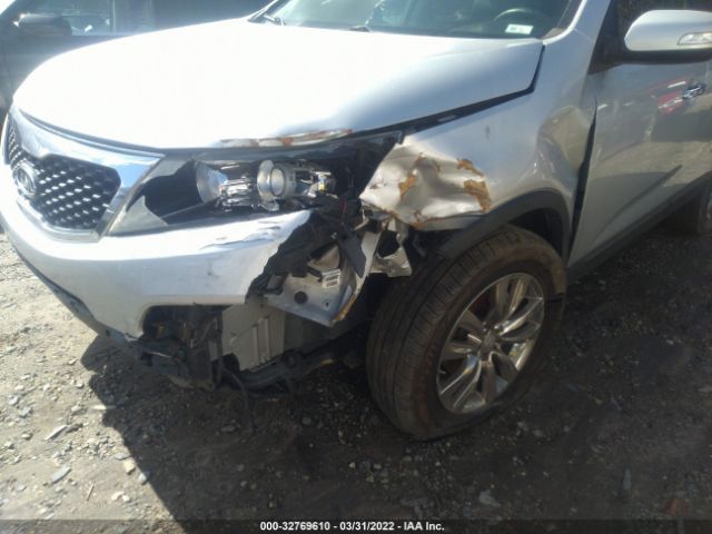 Photo 5 VIN: 5XYKU3A12BG018860 - KIA SORENTO 