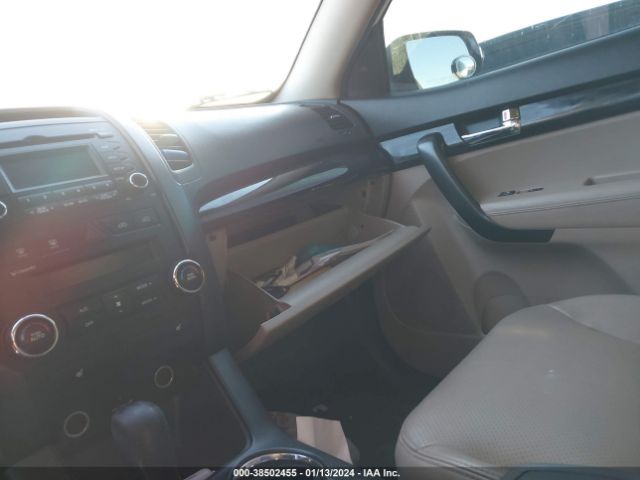 Photo 9 VIN: 5XYKU3A15BG071424 - KIA SORENTO 