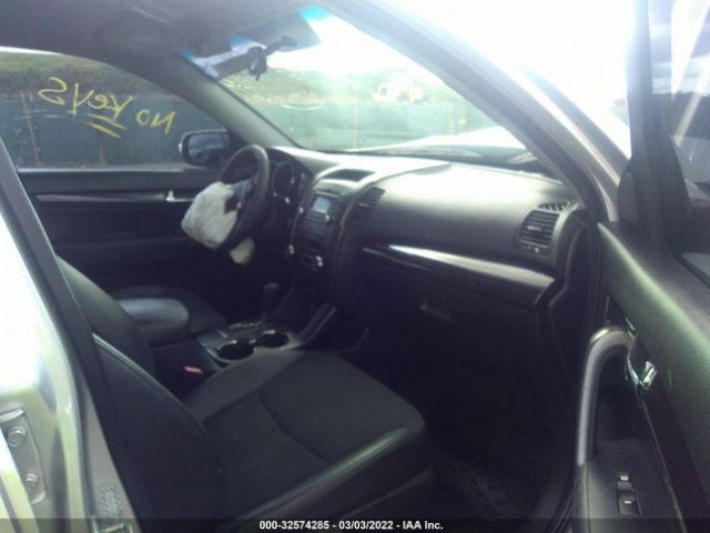 Photo 4 VIN: 5XYKU3A15BG100811 - KIA SORENTO 