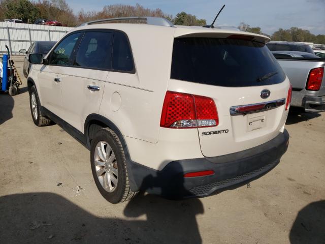 Photo 2 VIN: 5XYKU3A17BG028994 - KIA SORENTO EX 