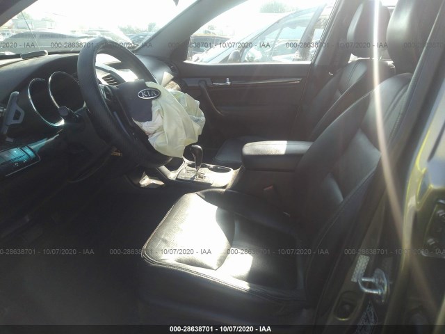 Photo 4 VIN: 5XYKU3A17BG032852 - KIA SORENTO 