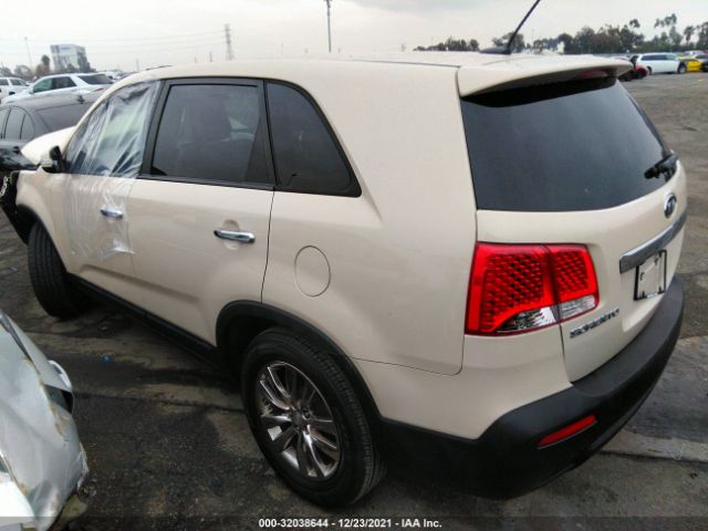 Photo 2 VIN: 5XYKU3A1XBG006956 - KIA SORENTO 