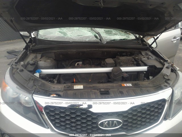 Photo 9 VIN: 5XYKU3A63DG421311 - KIA SORENTO 