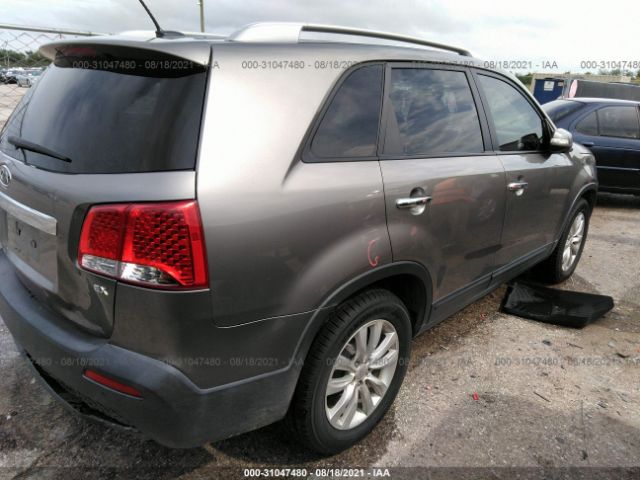 Photo 3 VIN: 5XYKU4A10BG089500 - KIA SORENTO 