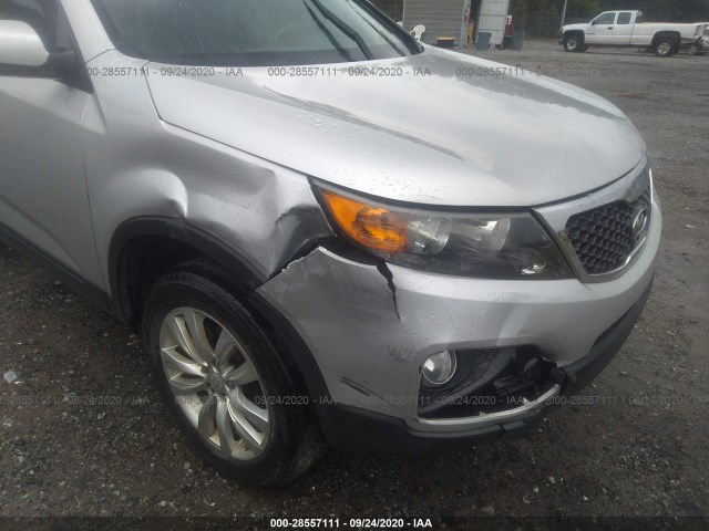 Photo 5 VIN: 5XYKU4A16BG185552 - KIA SORENTO 