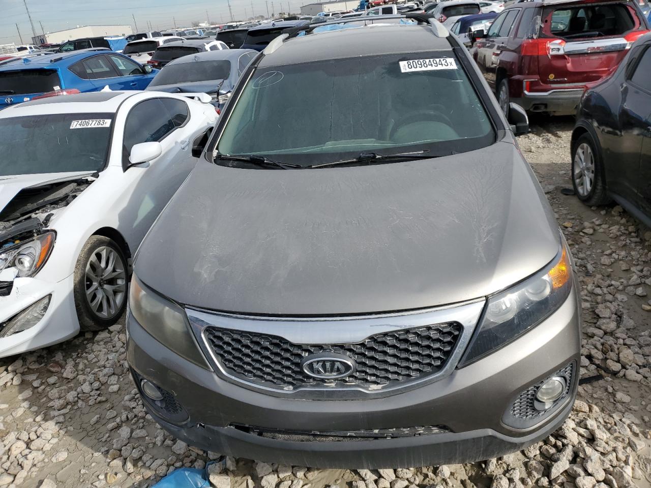 Photo 2 VIN: 5XYKU4A18BG179154 - KIA SORENTO 