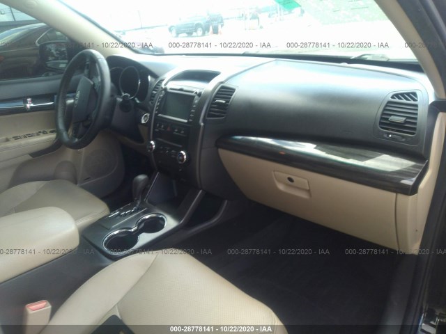 Photo 4 VIN: 5XYKU4A1XBG087740 - KIA SORENTO 