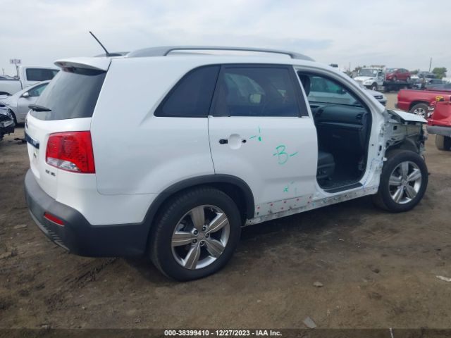 Photo 3 VIN: 5XYKU4A21DG319296 - KIA SORENTO 