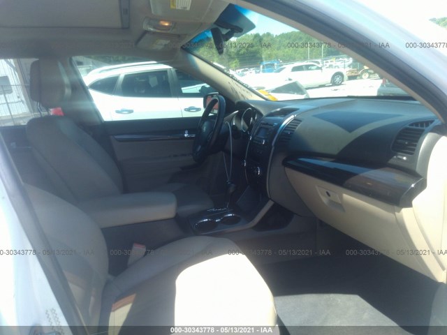 Photo 4 VIN: 5XYKU4A22BG015682 - KIA SORENTO 