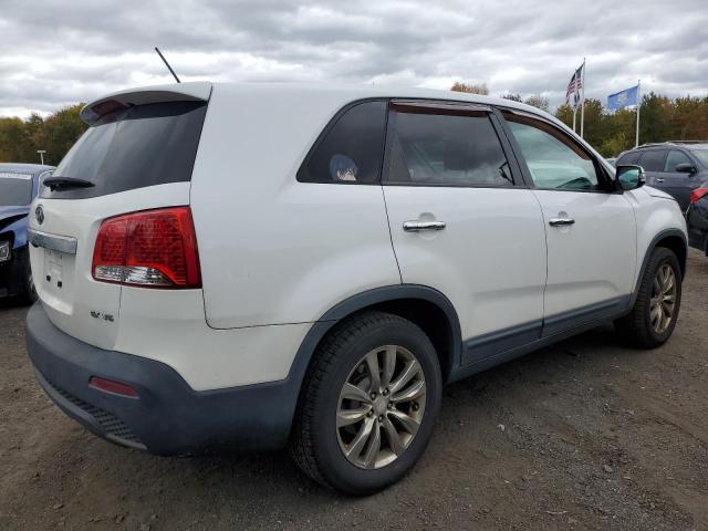 Photo 2 VIN: 5XYKU4A23BG012659 - KIA SORENTO EX 