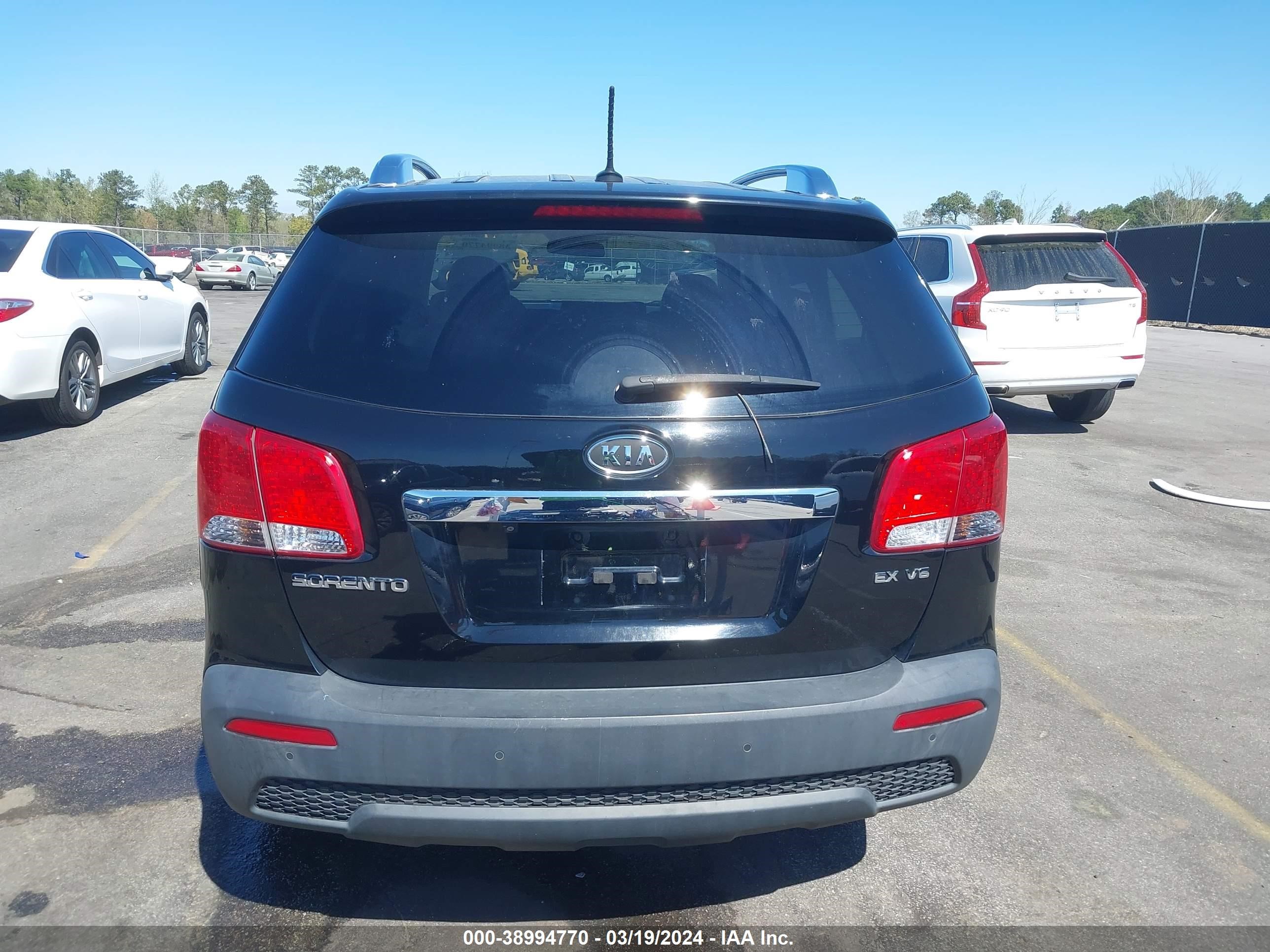 Photo 15 VIN: 5XYKU4A24BG097916 - KIA SORENTO 