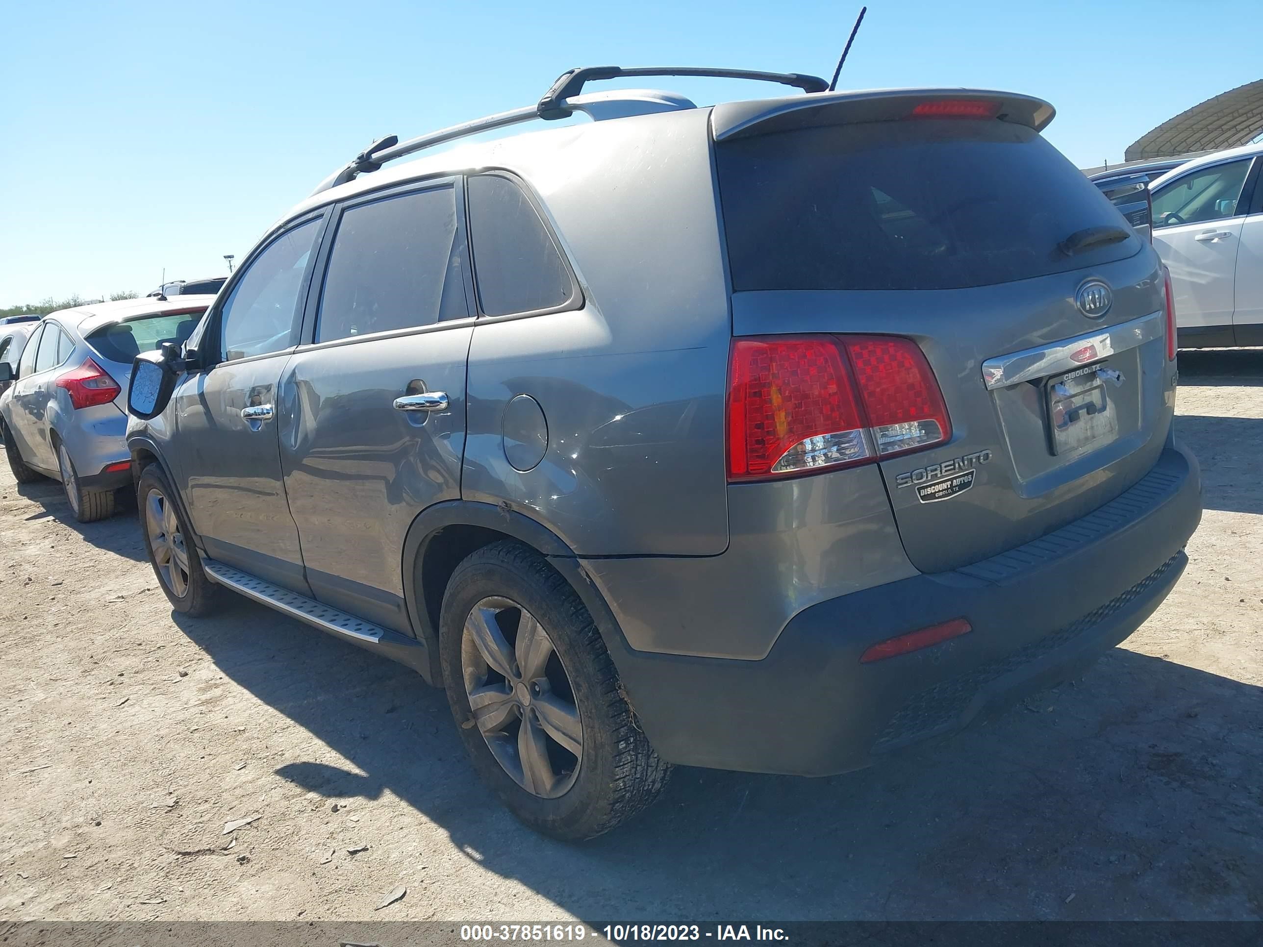 Photo 2 VIN: 5XYKU4A25CG247615 - KIA SORENTO 